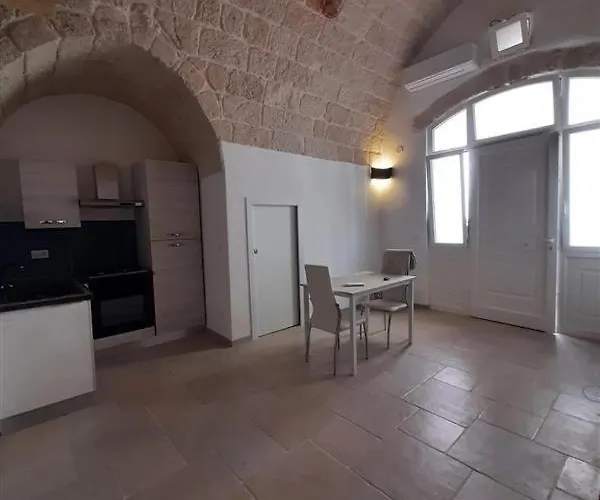 公寓 Cenvi House *